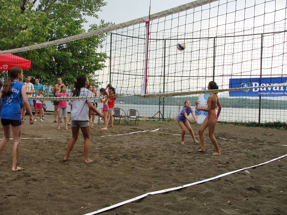 krupac odbojka na pijesku festival niksic beach volleyball montenegro expand the net  3